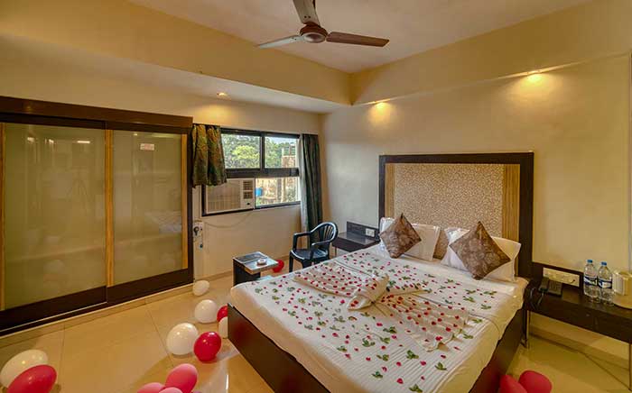 hotel ashwin deluxe room