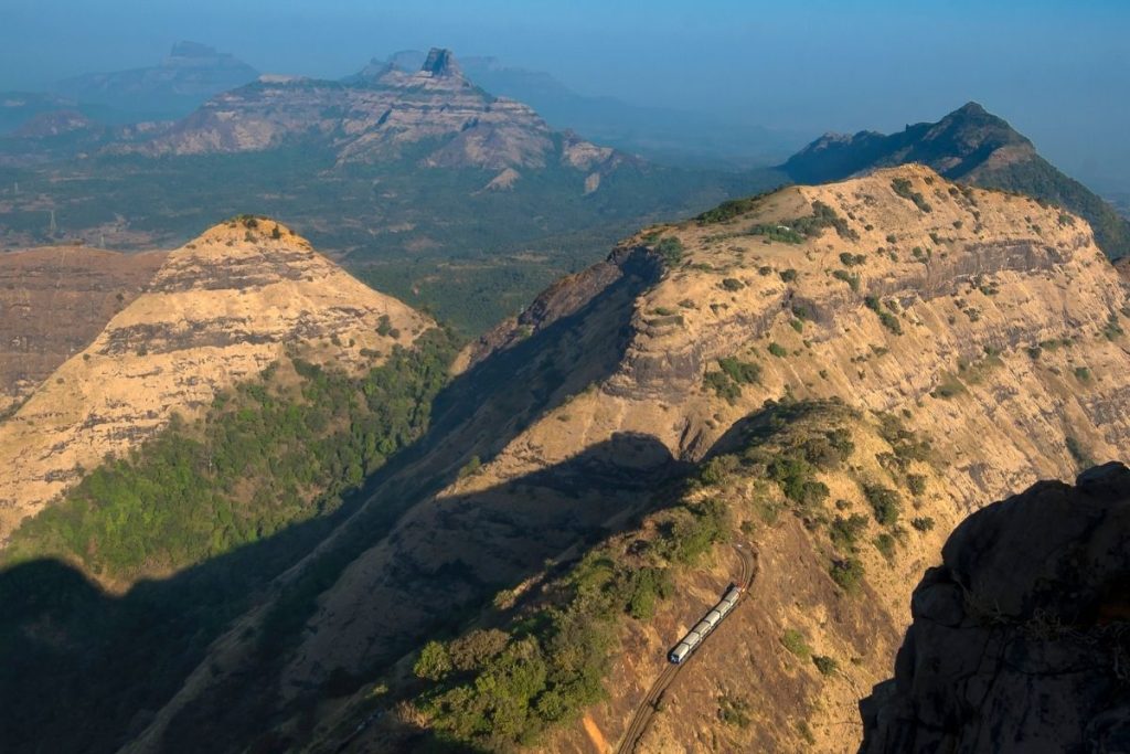 Top 5 Weekend Getaways Near Mumbai 3 Top 5 Weekend Getaways Near Mumbai Matheran