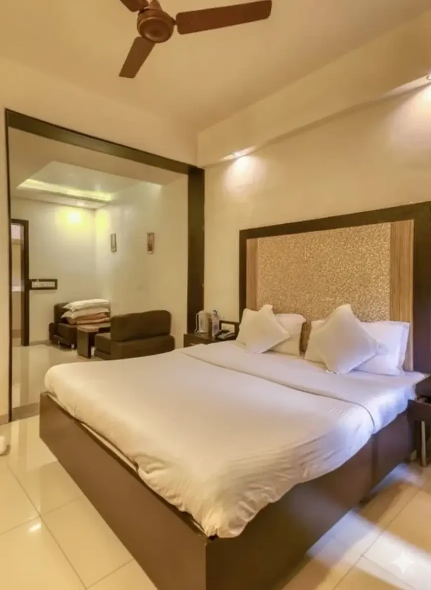 hotel ashwin deluxe rooms